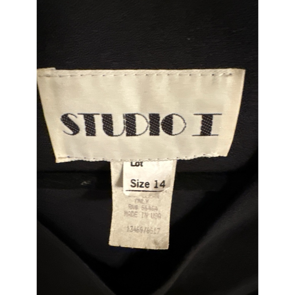 Studio I suit - Picture 5 of 11